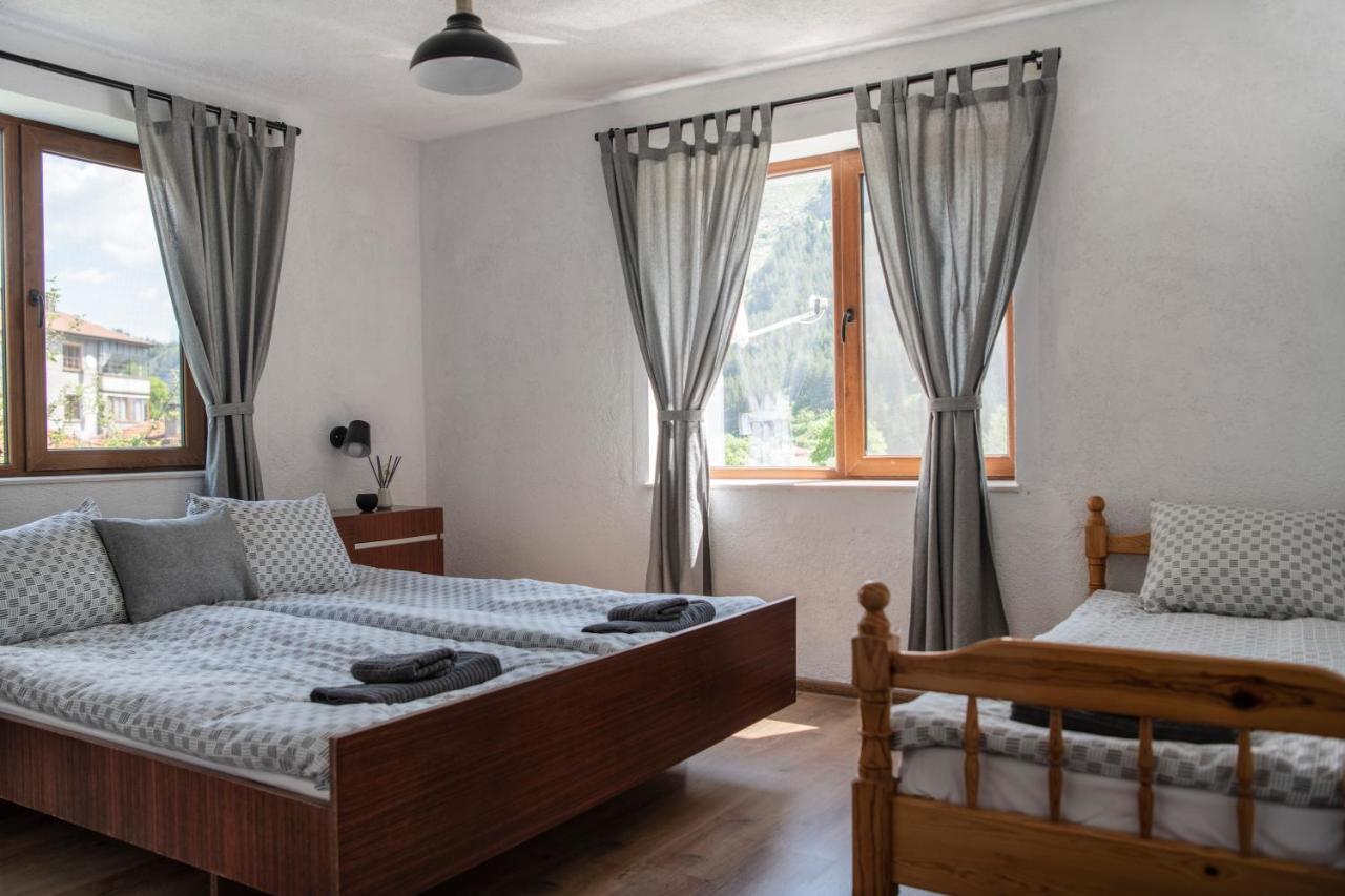 Villa Къща До Гората Триград Extérieur photo